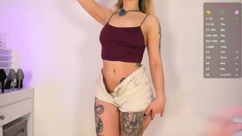 Snapshot of seductive_ava chatting on September 11, 2025, 5:51 am Ava online show from September 11, 2025, 5:51 am