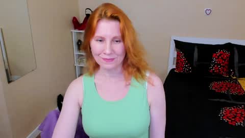 seductive_foxy_ online show from April 23, 2026, 12:29 pm