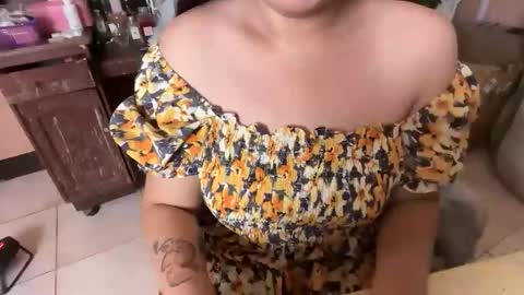 seductive_housewife online show from February 15, 2026, 10:36 am