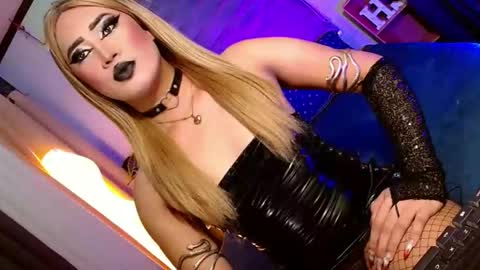 SCARLETTE  online show from April 19, 2026, 11:42 am