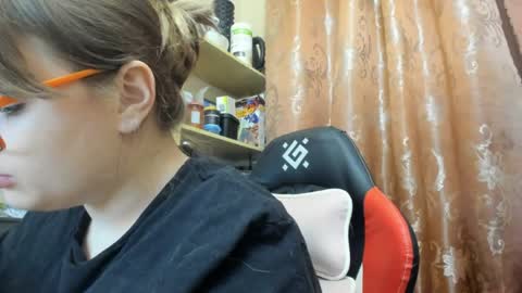 seductive_she_wolf online show from April 20, 2026, 6:53 pm