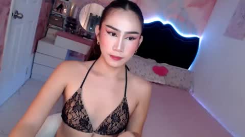Vanessa online show from May 16, 2026, 12:40 am