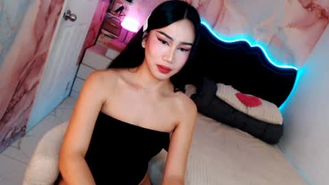 Snapshot of seductive_vana chatting on July 14, 2026, 2:05 am Vanessa online show from July 14, 2026, 2:05 am