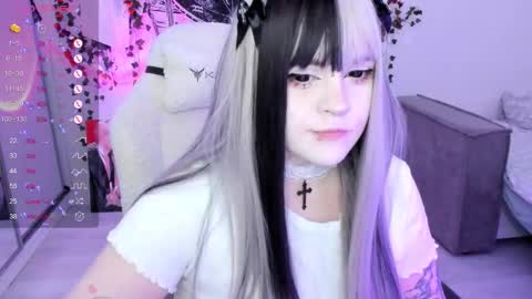 Snapshot of selena___cute chatting on November 19, 2025, 11:54 am Selena online show from November 19, 2025, 11:54 am