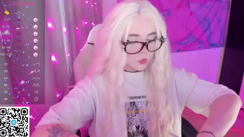 Selena  online show from April 25, 2026, 11:46 am