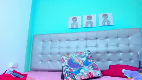 Selena online show from February 7, 2025, 4:48 am