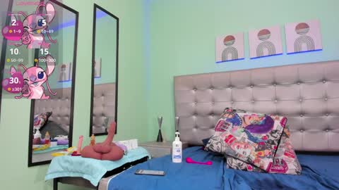 Selena online show from February 8, 2025, 8:09 am