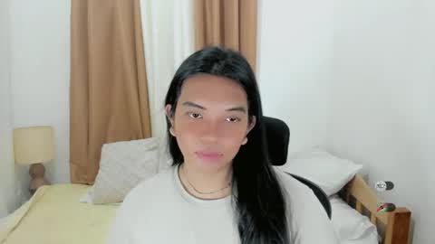 Selena online show from December 21, 2025, 9:38 am