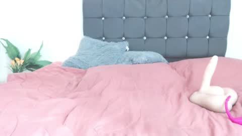 Selena online show from February 3, 2025, 6:39 pm