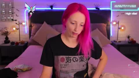 Selena Lily online show from November 2, 2025, 8:22 pm