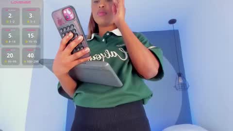 Selena online show from October 17, 2025, 12:08 pm