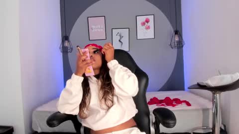 Selena online show from October 20, 2025, 10:59 am