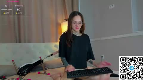 Selena online show from July 4, 2026, 1:01 am