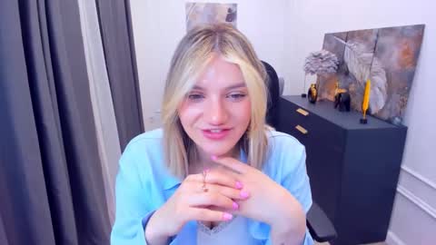 Snapshot of selenaemoore chatting on May 8, 2026, 3:45 am selenaemoore online show from May 8, 2026, 3:45 am