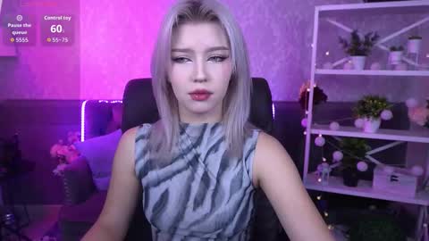 selenairis online show from October 12, 2025, 7:29 am