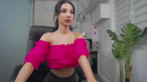 selenajoy_ online show from November 9, 2025, 8:34 am