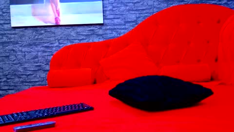 Selena Noir online show from December 2, 2025, 5:35 am