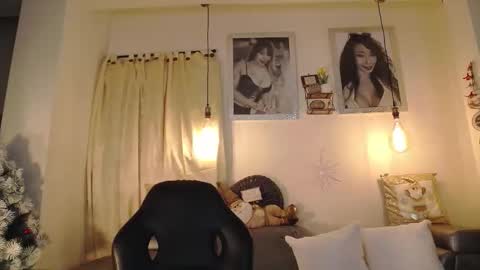 SelenaRossi online show from December 15, 2025, 9:02 am