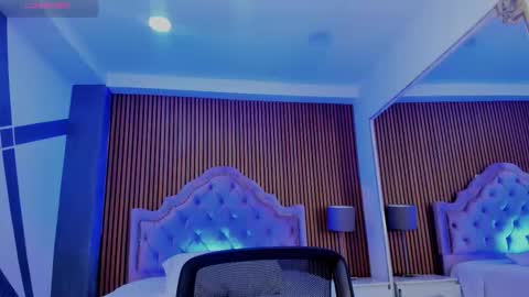 selenastonne online show from September 23, 2025, 8:01 pm