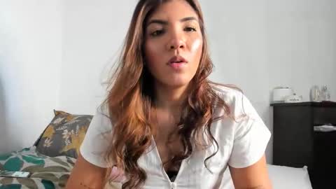 selene0424 online show from March 8, 2026, 3:32 am