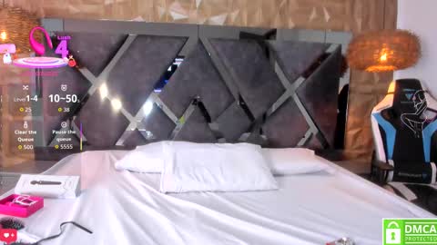 selene__lopez_ online show from September 28, 2025, 7:41 pm