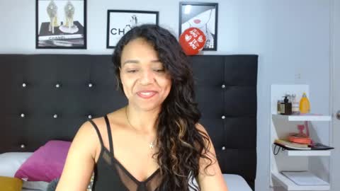 Selene online show from April 16, 2026, 9:39 pm