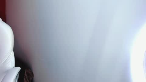 Snapshot of selene_e chatting on September 17, 2025, 9:05 pm Karol. online show from September 17, 2025, 9:05 pm