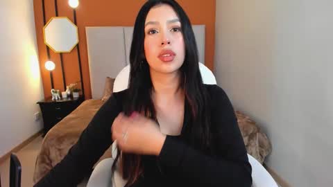 Snapshot of selene_e chatting on September 18, 2025, 8:55 pm Karol. online show from September 18, 2025, 8:55 pm