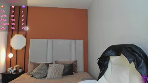 Snapshot of selene_e chatting on September 26, 2025, 8:57 pm Karol. online show from September 26, 2025, 8:57 pm