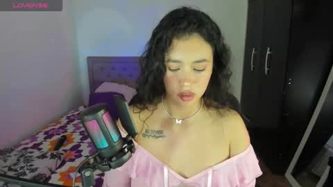 Snapshot of selene_e chatting on November 5, 2025, 9:59 pm Karol. online show from November 5, 2025, 9:59 pm