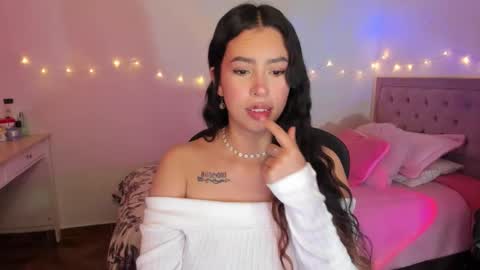 Snapshot of selene_e chatting on December 16, 2025, 9:53 pm Karol. online show from December 16, 2025, 9:53 pm