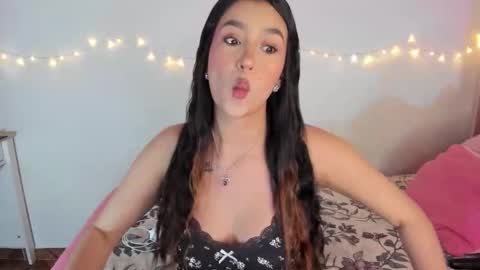 Snapshot of selene_e chatting on January 9, 2026, 10:33 pm Karol. online show from January 9, 2026, 10:33 pm