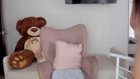 Alejandra  online show from April 22, 2026, 2:18 pm