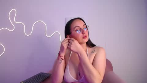 Snapshot of selene_swee chatting on June 14, 2026, 7:49 pm selene_swee online show from June 14, 2026, 7:49 pm