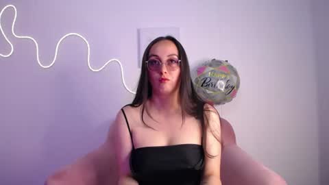 Snapshot of selene_swee chatting on June 18, 2026, 8:35 pm selene_swee online show from June 18, 2026, 8:35 pm