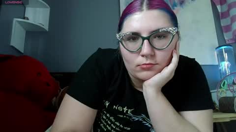 Selene online show from November 20, 2025, 3:34 pm