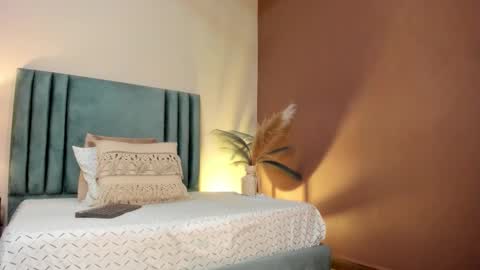 Selene Lujan online show from February 27, 2026, 11:54 am