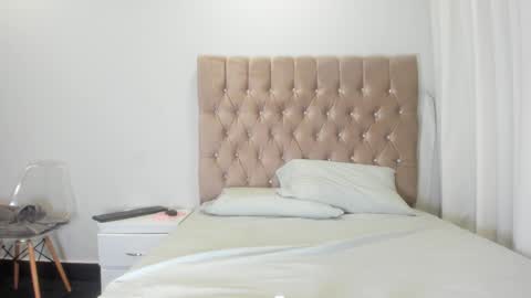 Selene online show from September 29, 2025, 11:04 am