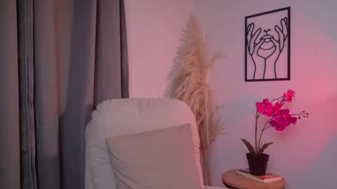 Selene Nova online show from April 23, 2026, 9:28 pm