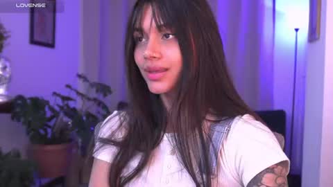 Snapshot of selenevaughan chatting on June 17, 2026, 2:47 am Selene online show from June 17, 2026, 2:47 am