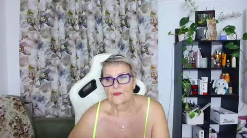 Selenna online show from January 22, 2025, 6:52 pm