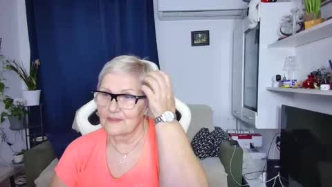 Selenna online show from April 7, 2026, 5:46 pm