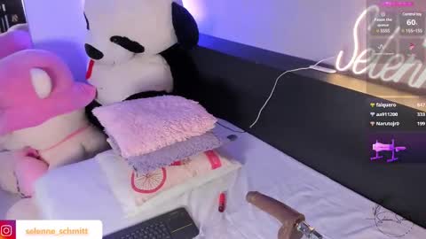 Selenne online show from February 20, 2025, 10:15 pm