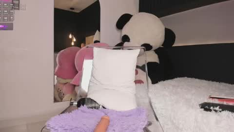 Selenne online show from September 10, 2025, 10:32 pm