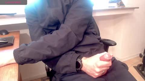 selfsuckermbb online show from May 20, 2026, 6:14 pm