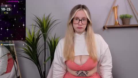 Selina Mae online show from October 25, 2025, 3:36 am