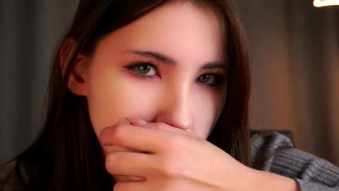 Elizabeth online show from November 24, 2025, 3:12 pm