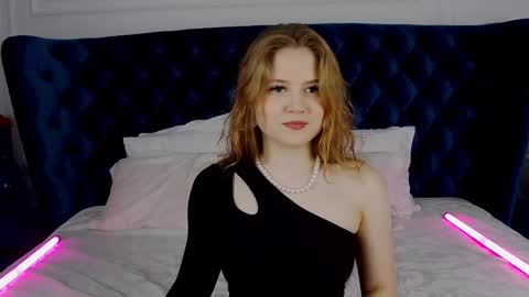 SelinSwarovski online show from February 9, 2025, 4:18 pm