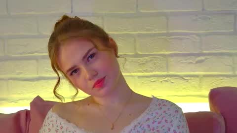 SelinSwarovski online show from February 23, 2026, 4:59 pm