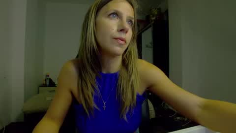 Snapshot of sellena_angel chatting on June 17, 2026, 3:46 pm sellena_angel online show from June 17, 2026, 3:46 pm